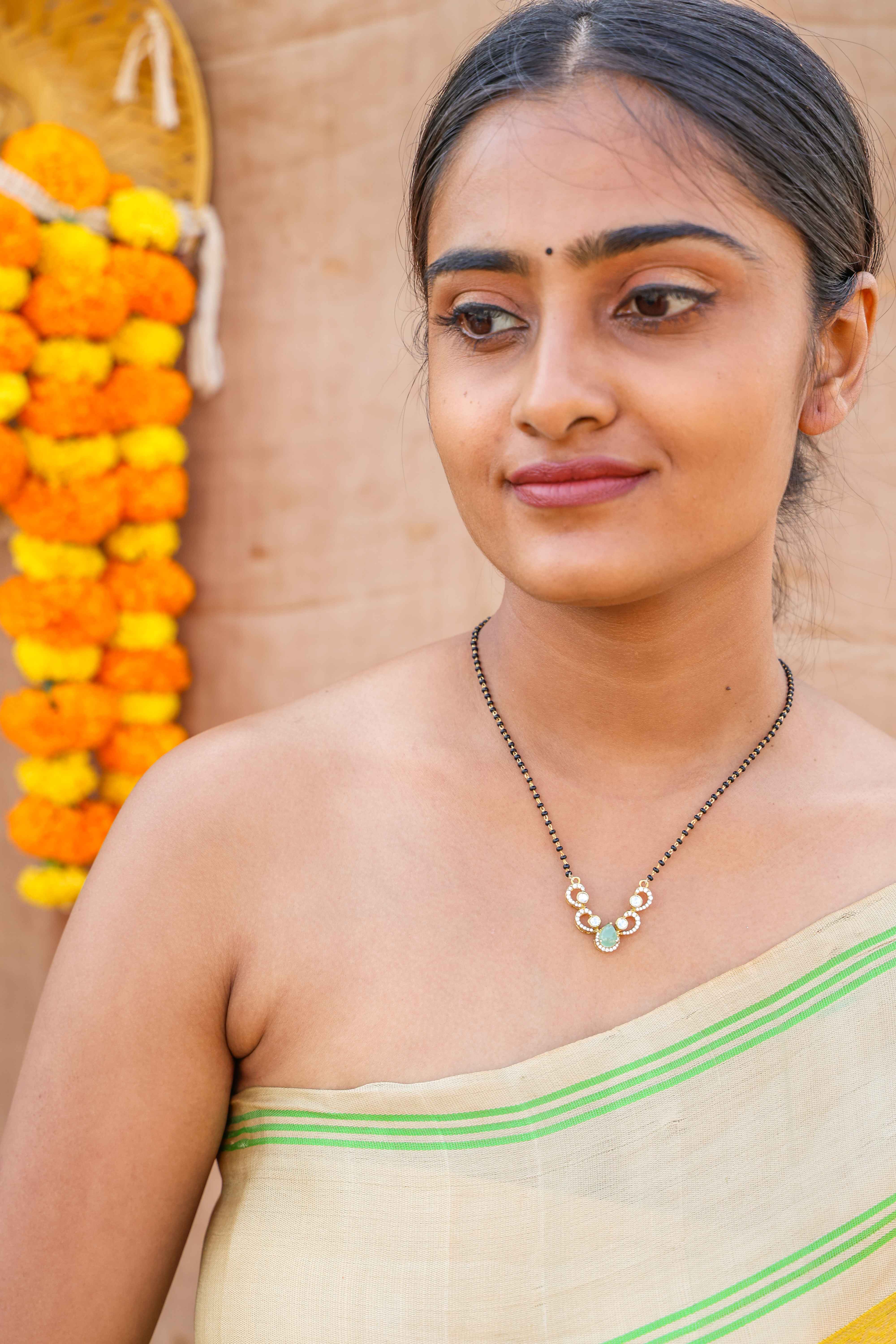 Graceful Emerald Mangalsutra