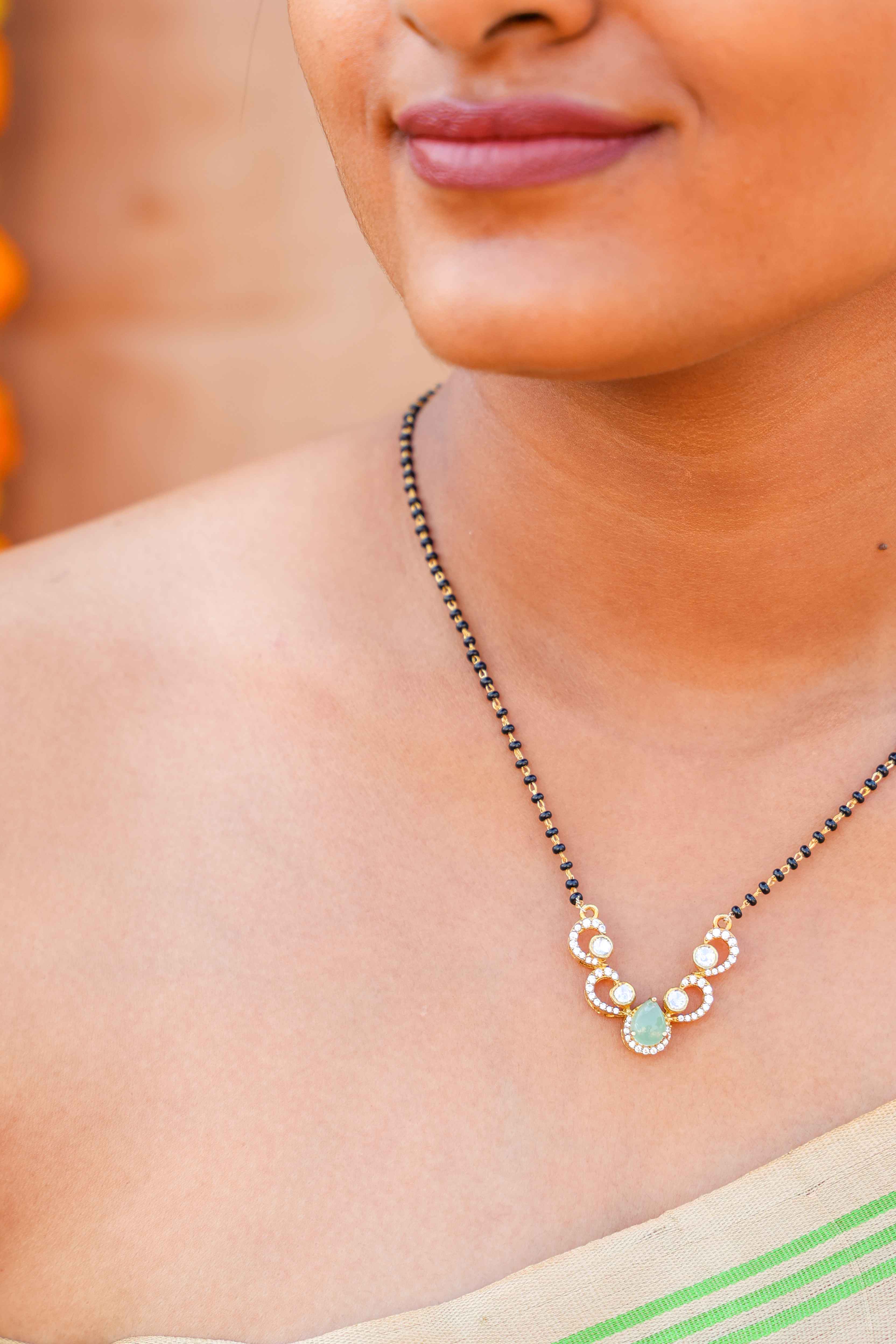 Graceful Emerald Mangalsutra