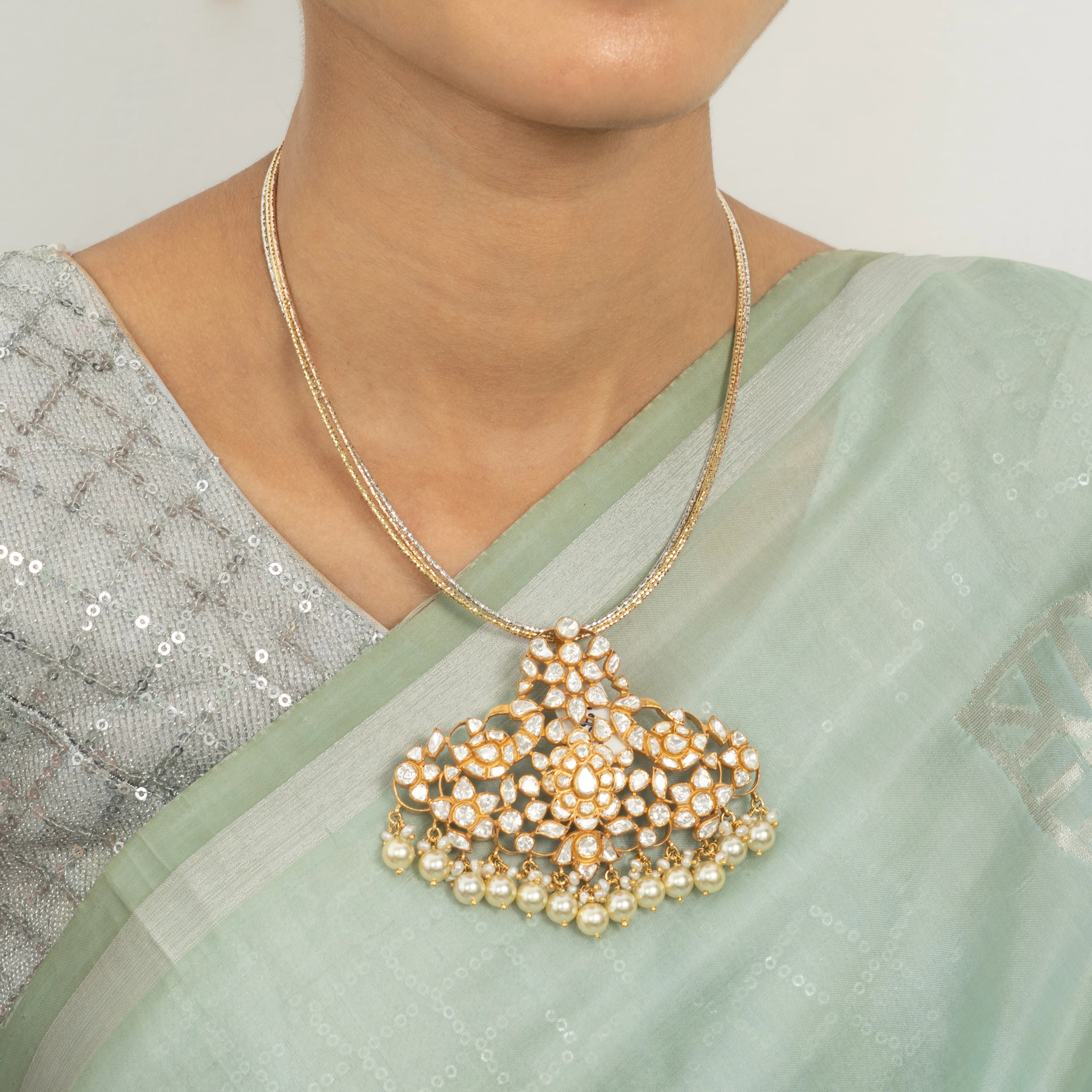Rajvalli Pendant