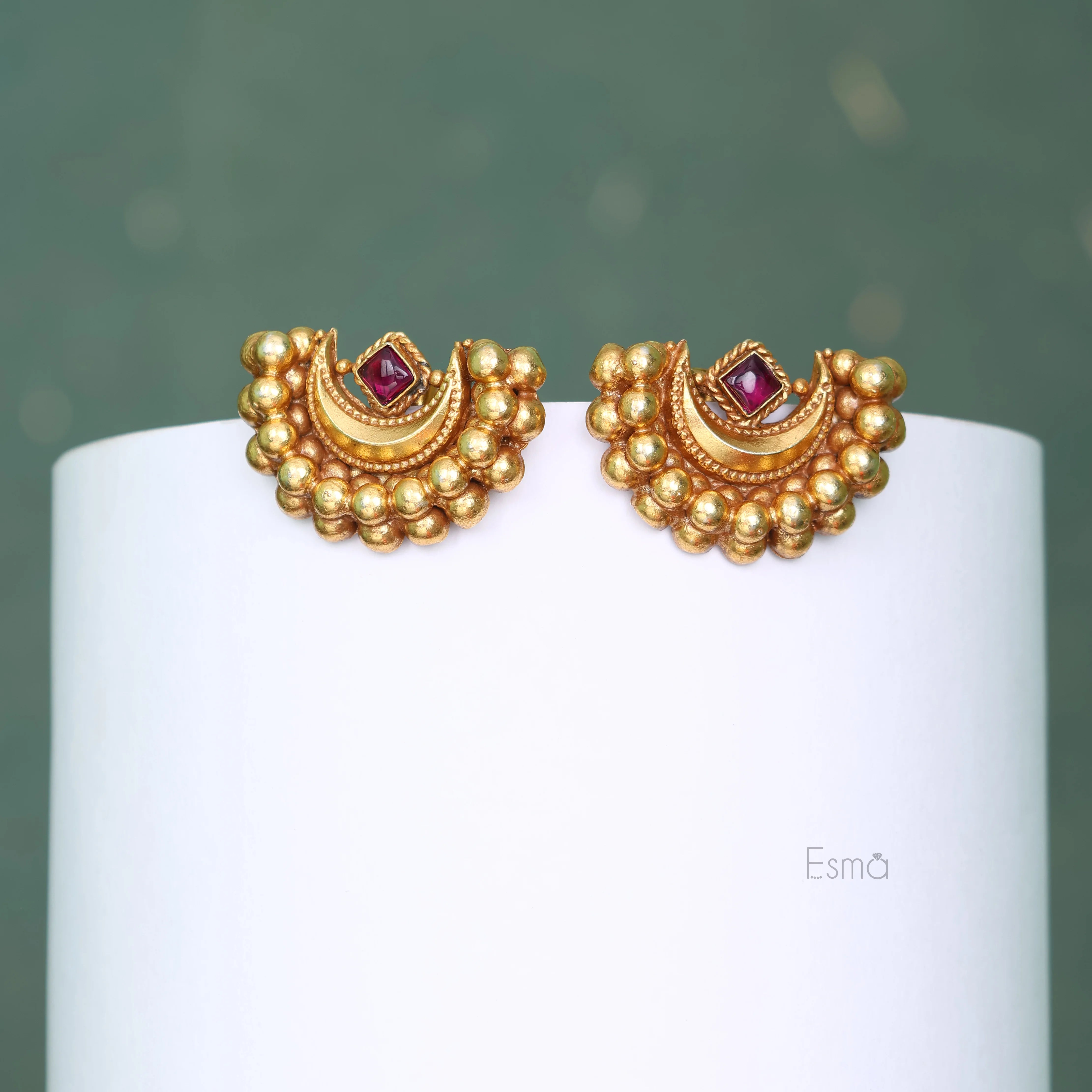 Chandra Pushpa Studs