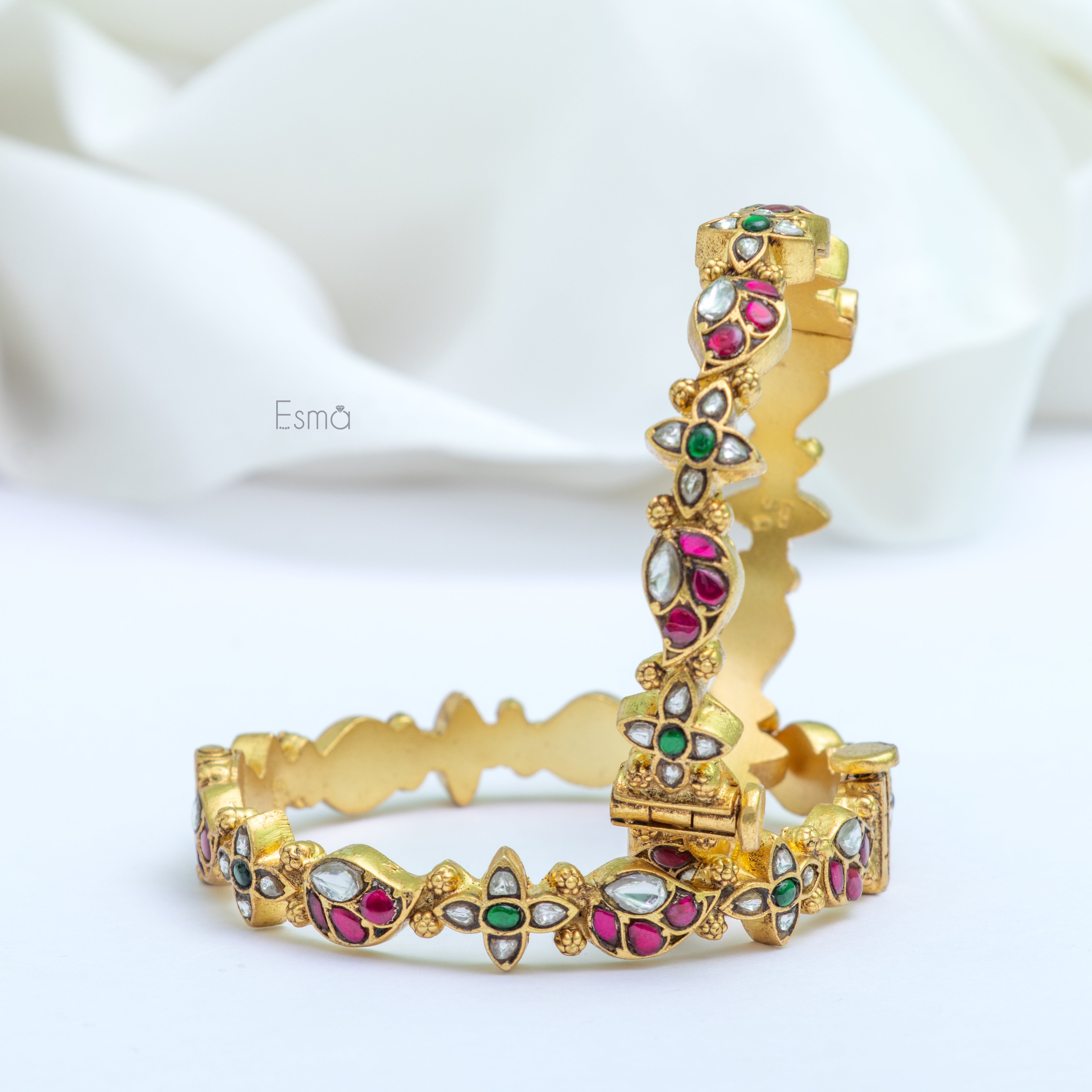 Rajwada Kundan Bangles