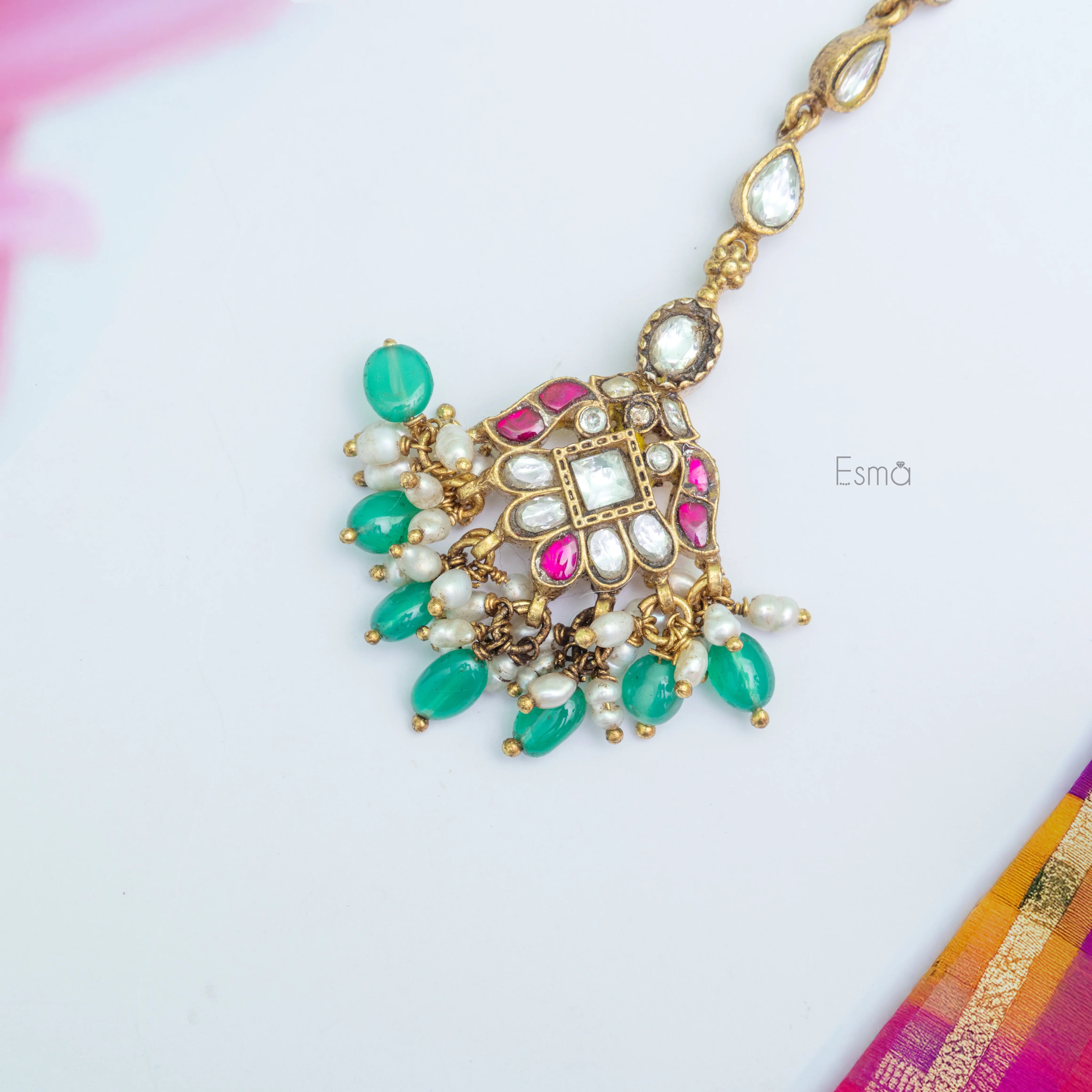 Vishakha Kundan Tikka