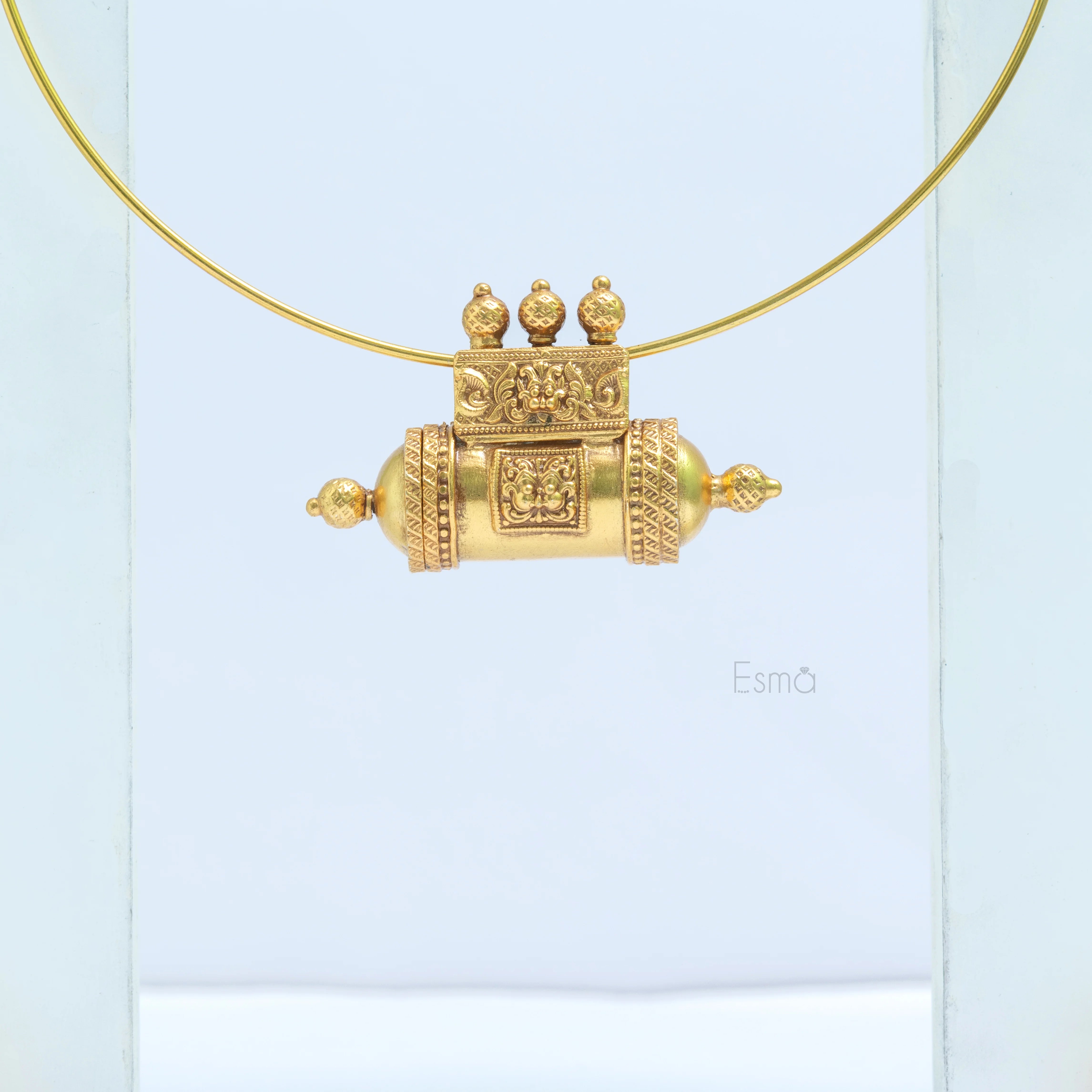 Regal Taweez Pendant