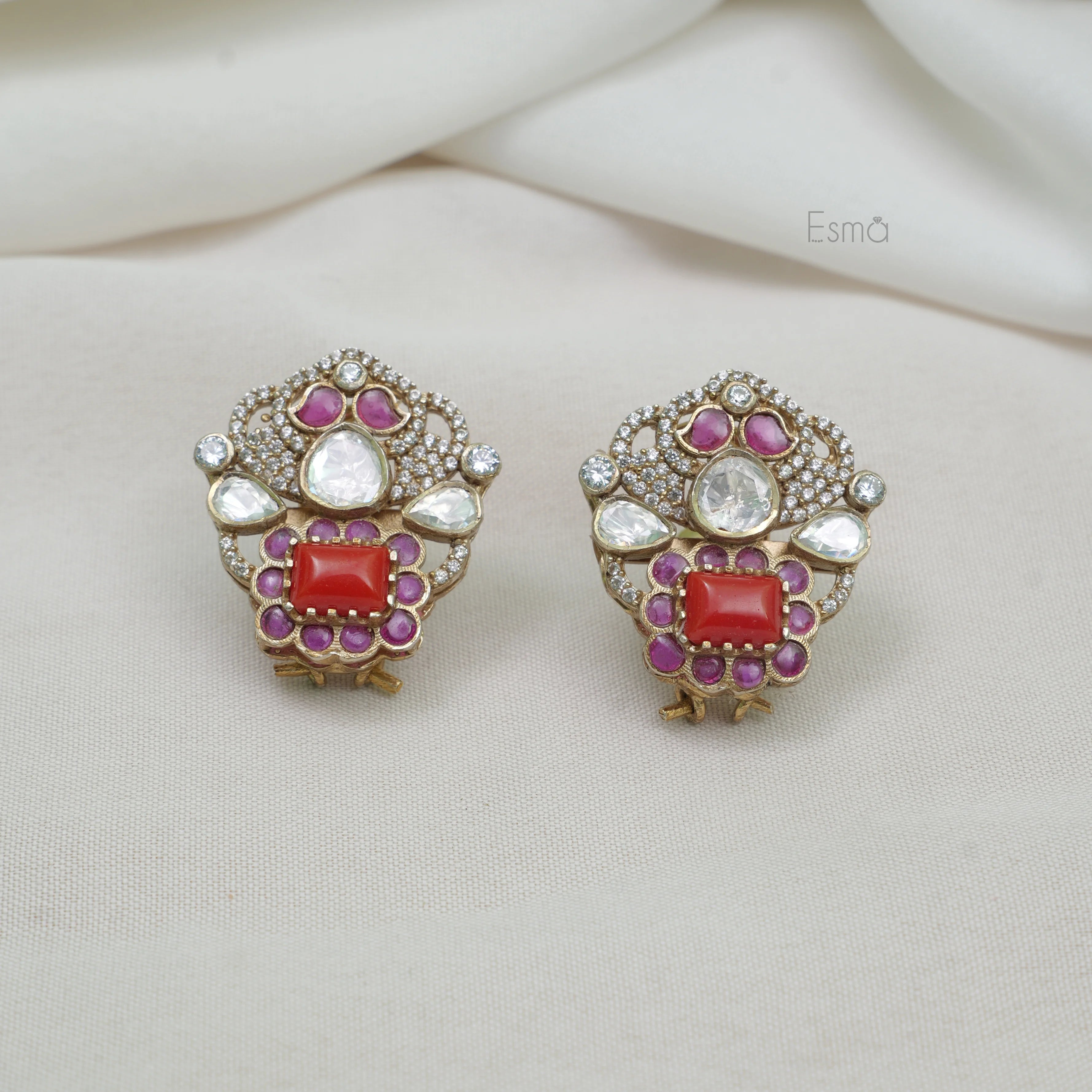 Ratna Mandira Studs