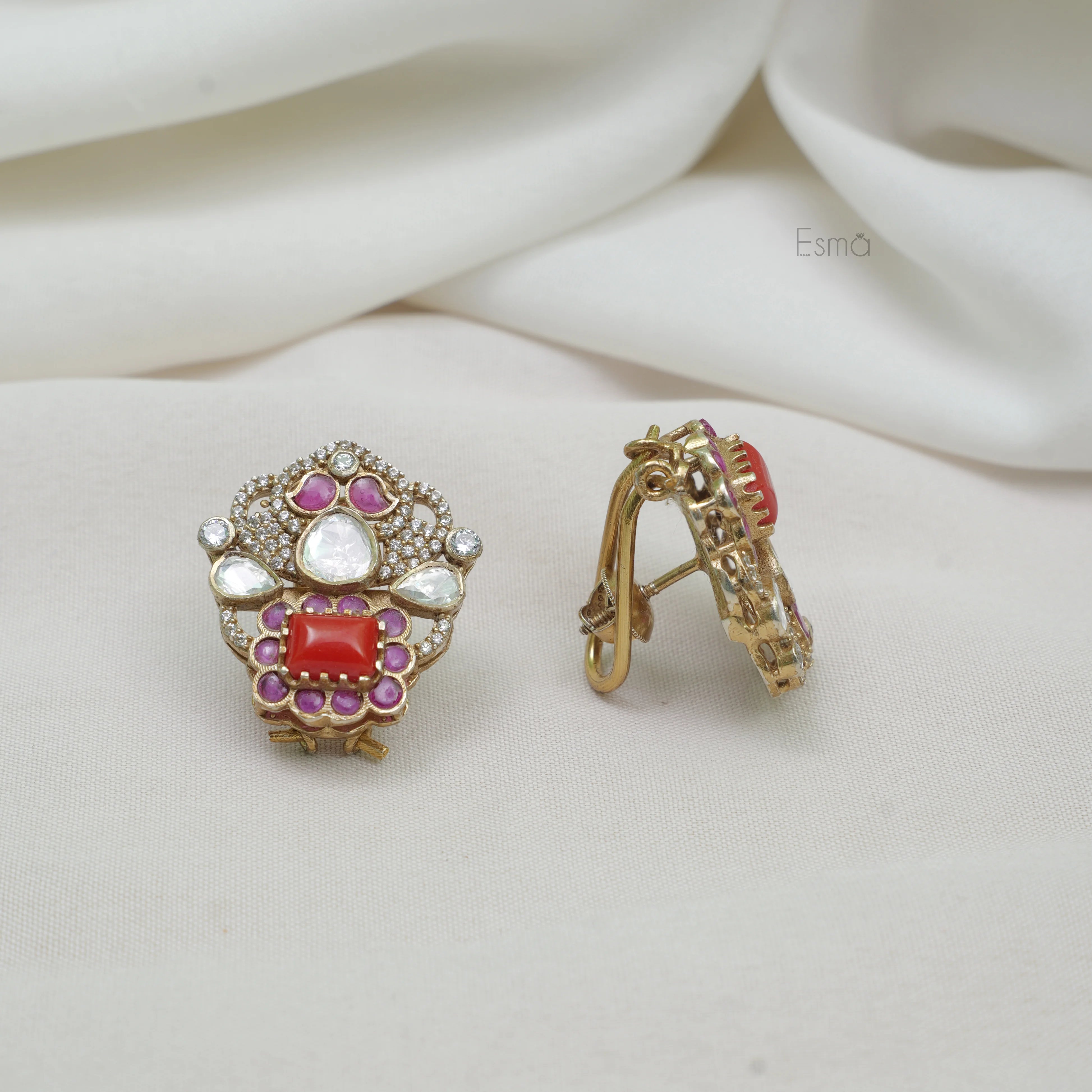 Ratna Mandira Studs