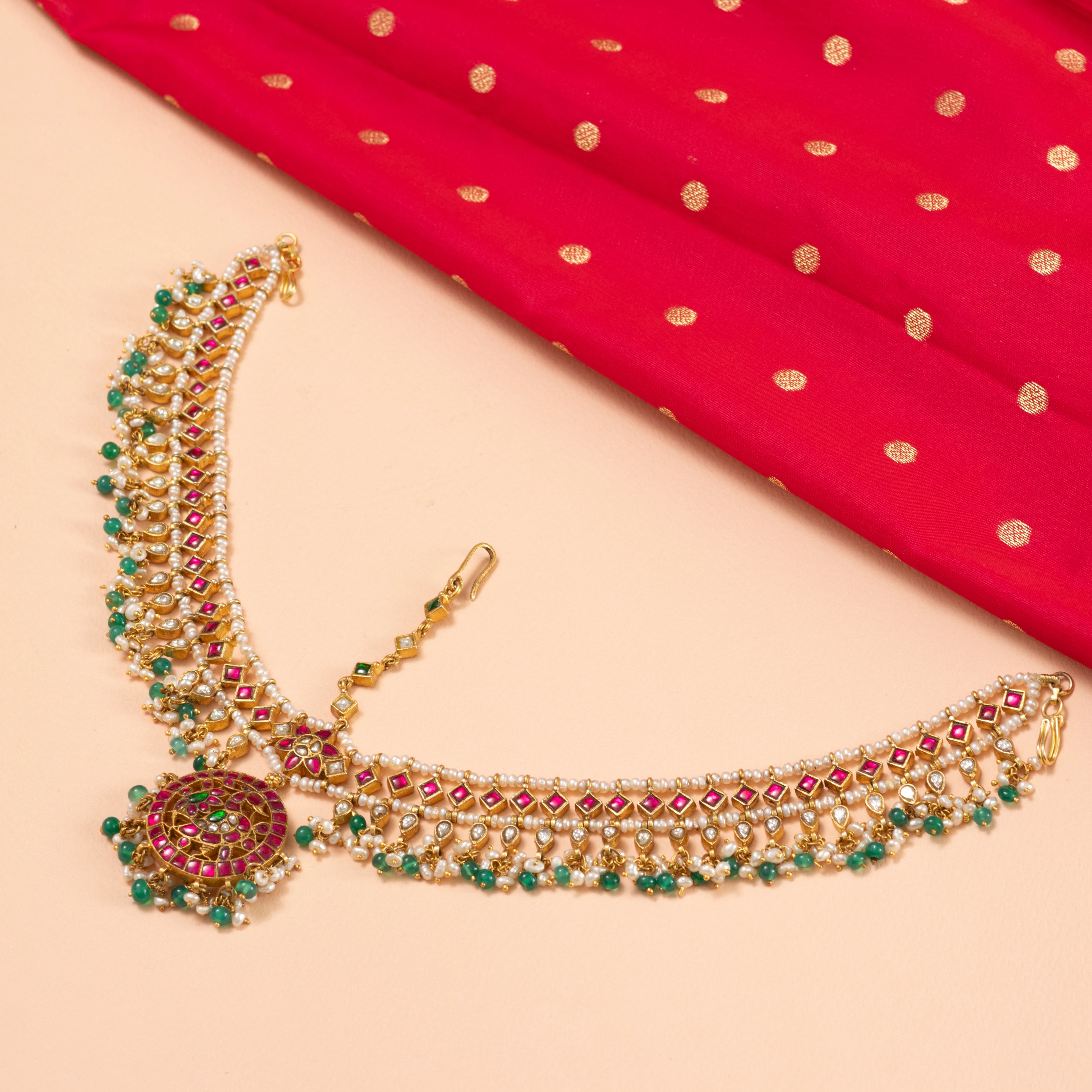 Ratna Varnam Maang Tikka