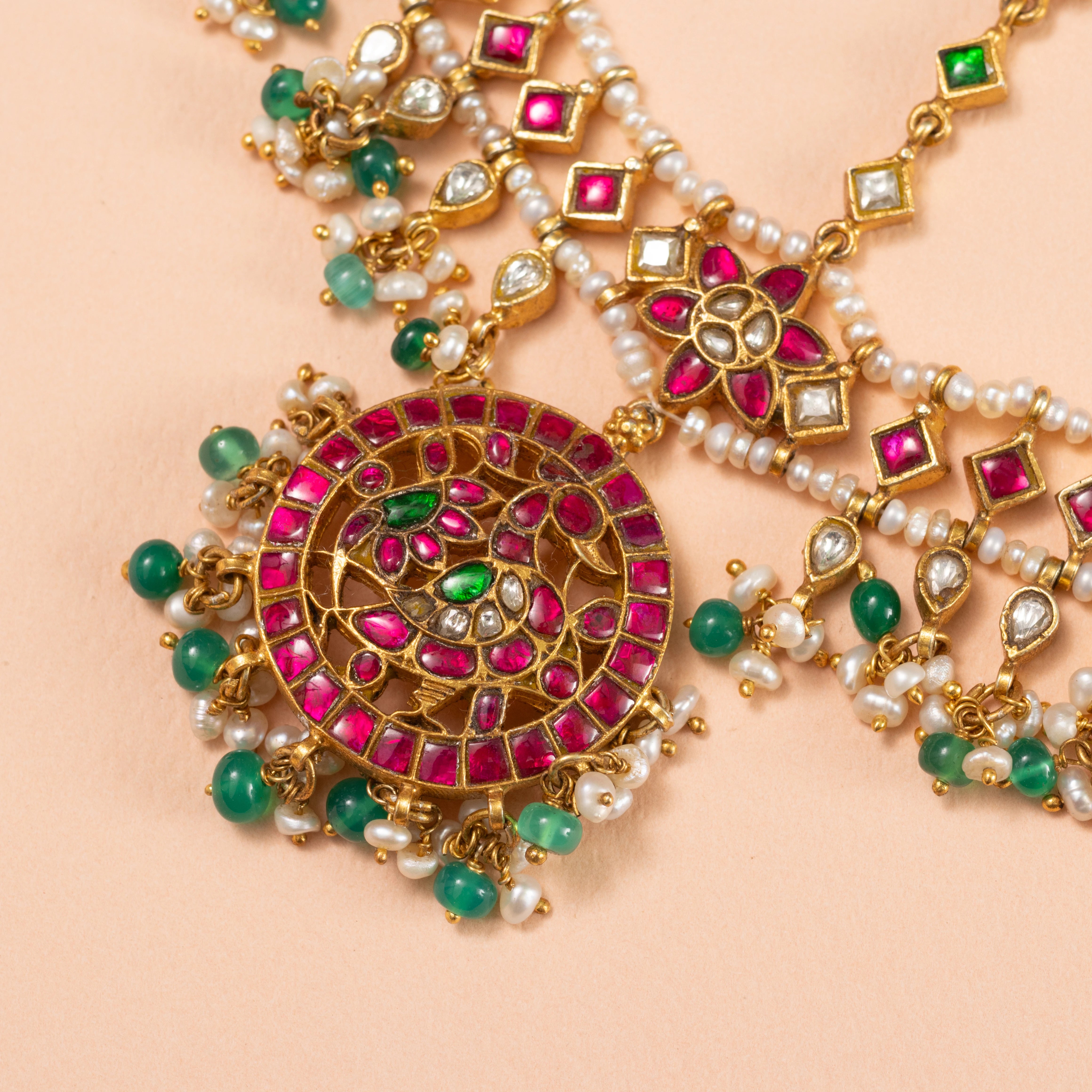 Ratna Varnam Maang Tikka