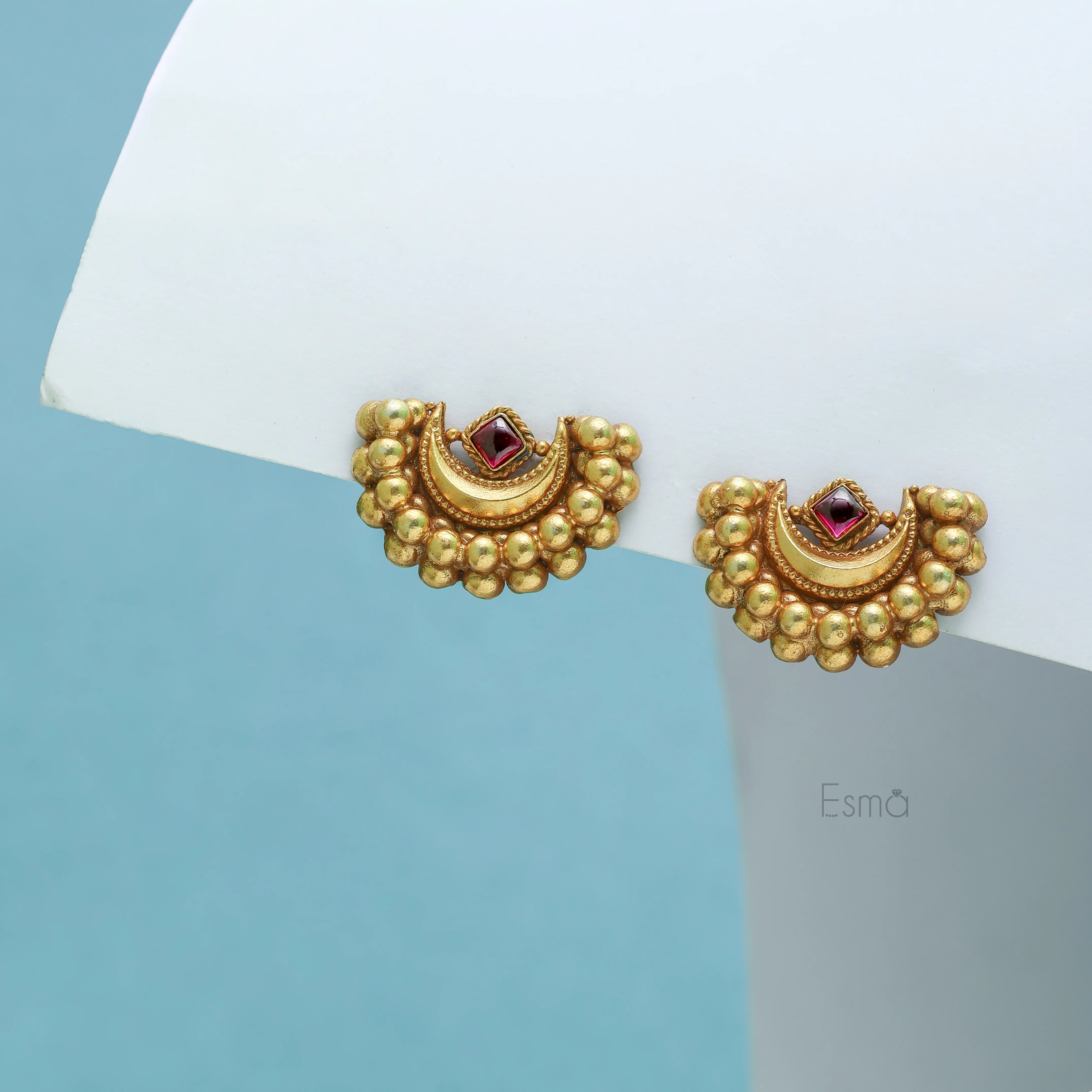 Chandra Pushpa Studs