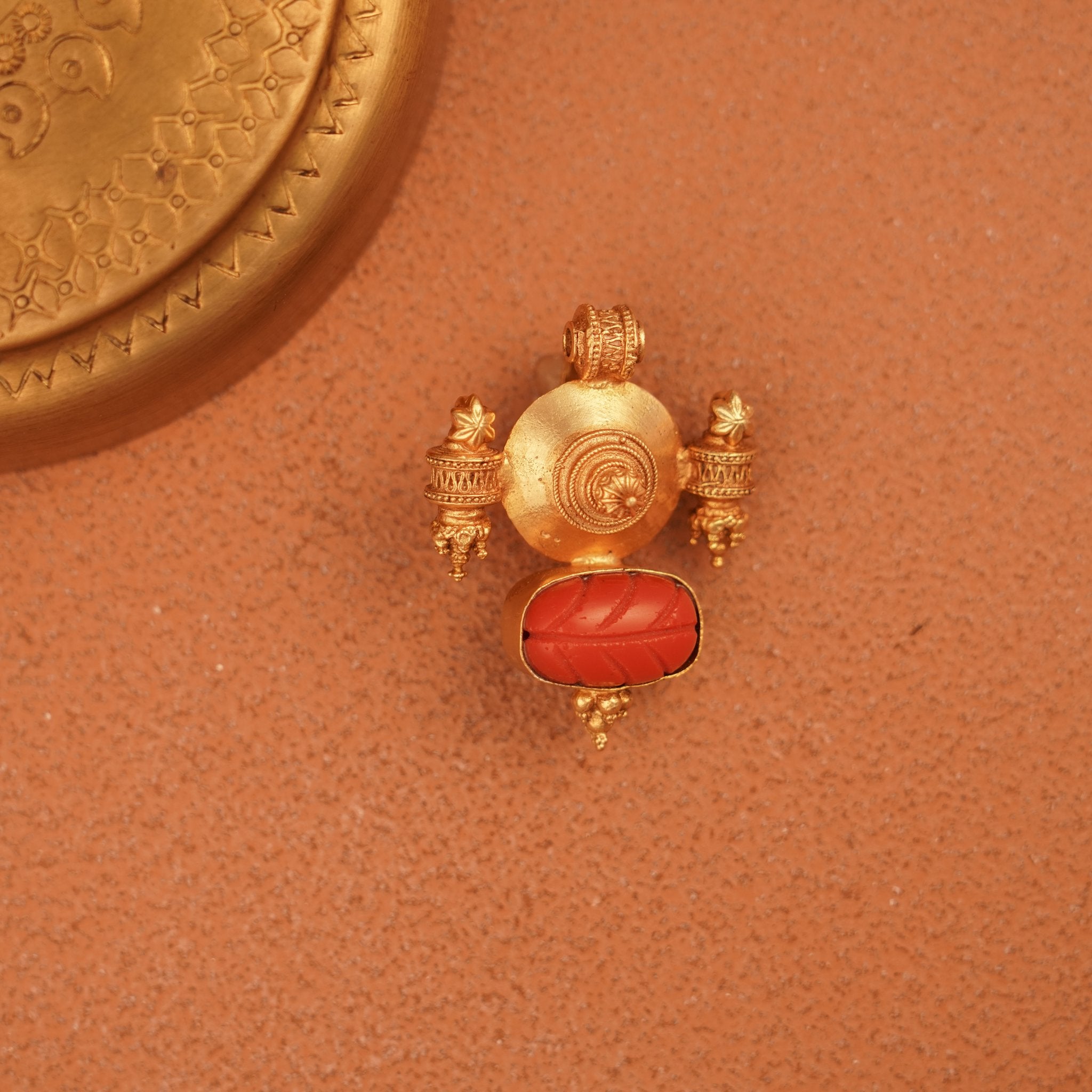 Hiranya Pendant