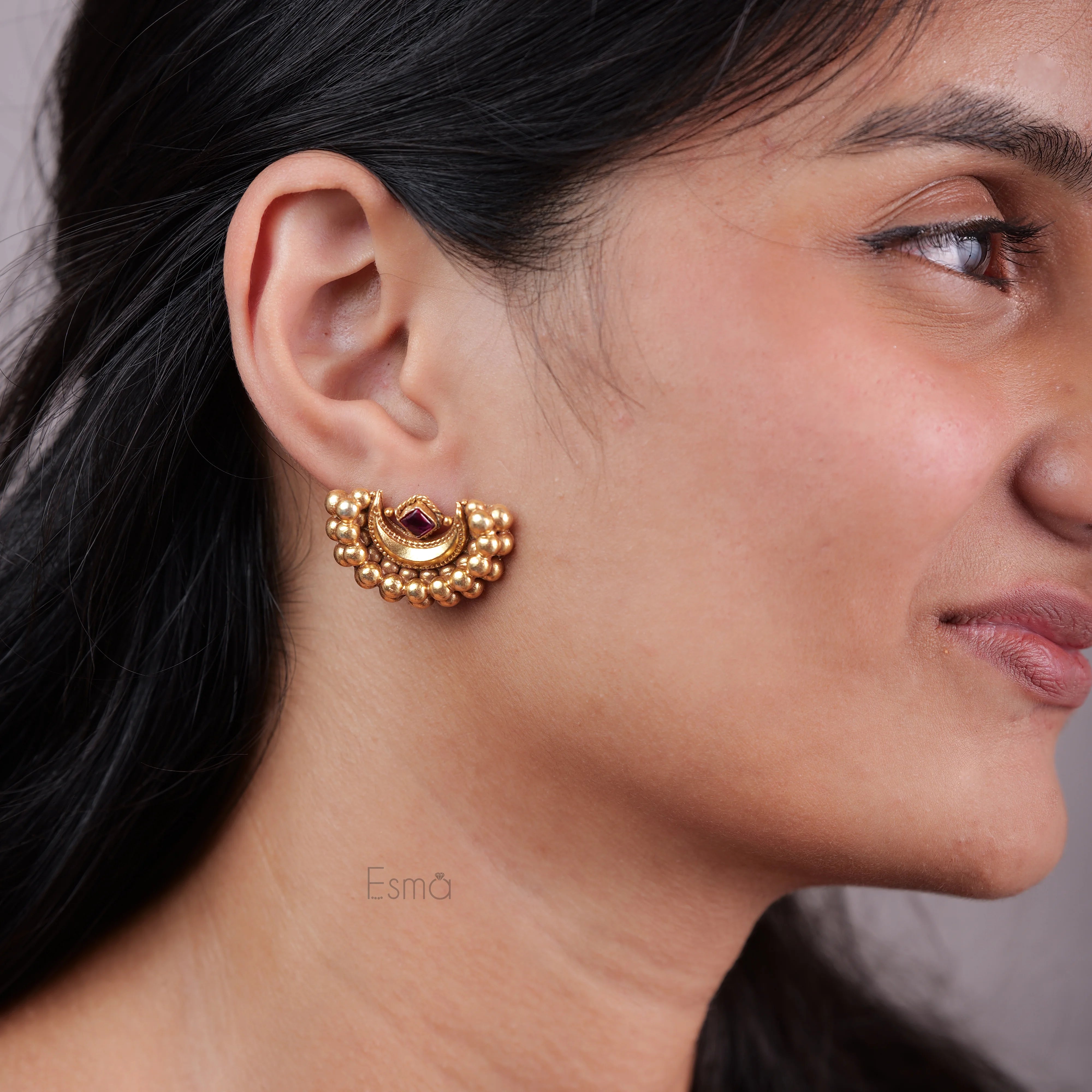 Chandra Pushpa Studs
