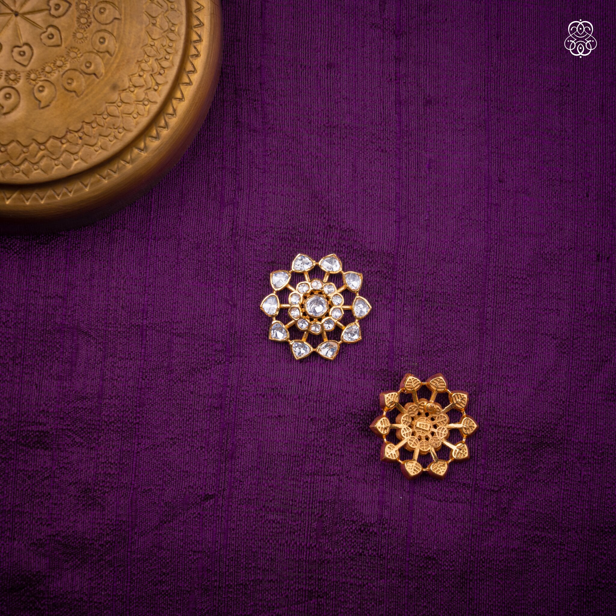 Tarakini Studs